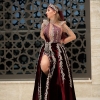 هذا اللباس للإيجار فقط في تركيا   